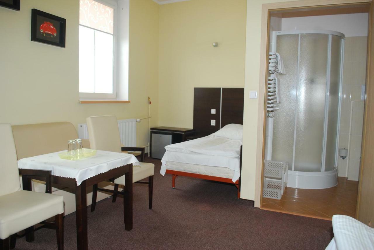 Hotel 104 Stargard Szczecinski Ruang foto
