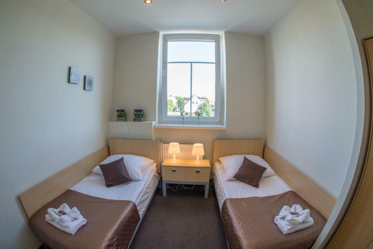 Hotel 104 Stargard Szczecinski Bagian luar foto