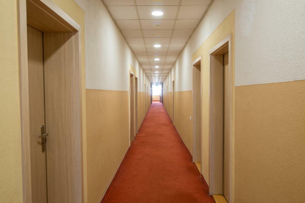 Hotel 104 Stargard Szczecinski Bagian luar foto