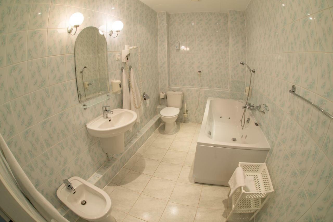 Hotel 104 Stargard Szczecinski Bagian luar foto