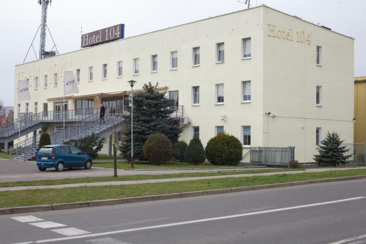Hotel 104 Stargard Szczecinski Bagian luar foto